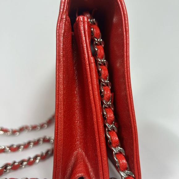 Chanel Boy Wallet on Chain Iridescent Red - Picture 4 of 9